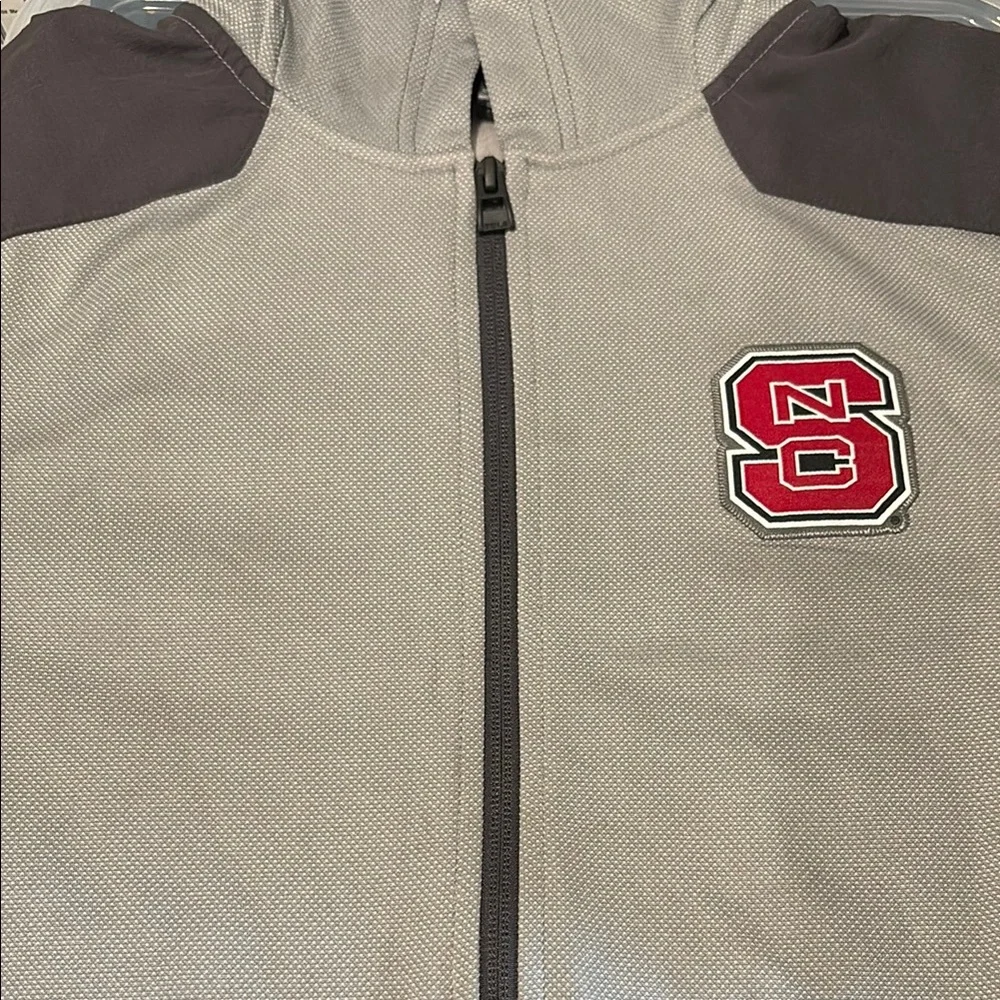 NWT [Gen2] North Carolina NC State Wolfpack NCAA Full-Zip Hoodie Youth L (14/16)